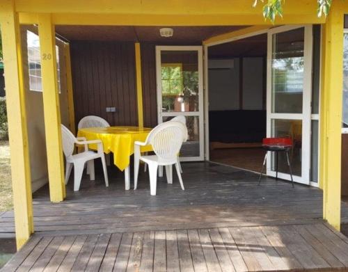 Iekārtas, Grand chalet en bois climatisé avec vue sur le lac (Grand chalet en bois climatise avec vue sur le lac) in Gaujac (Midi-Pyrenees)