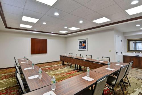 Hampton Inn Albany-Wolf Road - image 13