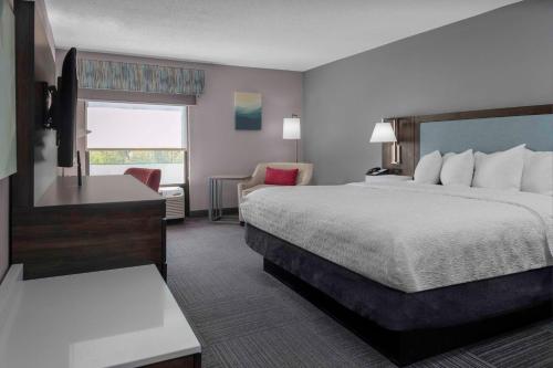Hampton Inn Conyers - image 13