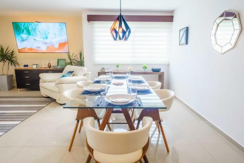 Stylish Three-Bedroom Condo w/Pool, Cancún (photo 7)