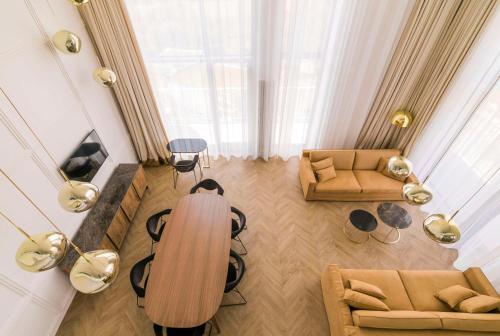 2 bedrooms, 4 beds