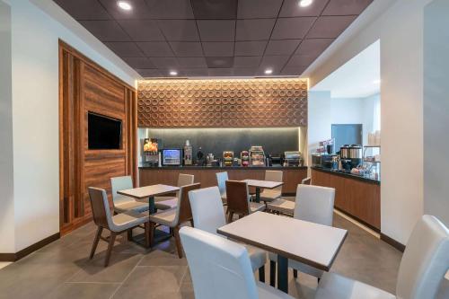 Hampton Inn Nashville Airport Century Place, TN