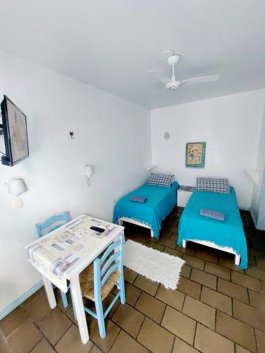 Double or Twin Room image 7