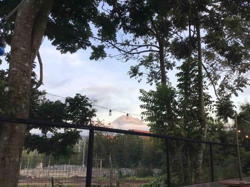 Mt Apo View Creekside Whole house with Pool by Creek Cowboys Cottage