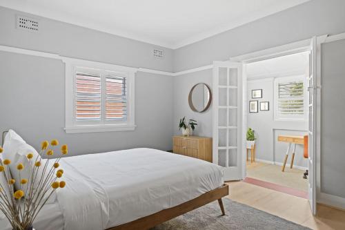 'Slate Serenade' A Cosy Bondi Beachside Getaway - image 2