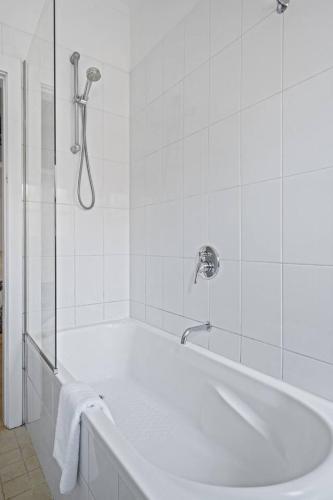 'Slate Serenade' A Cosy Bondi Beachside Getaway - image 2