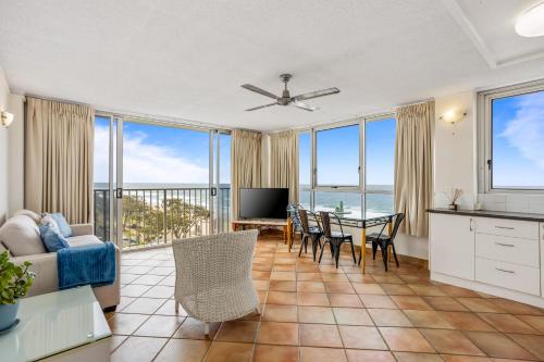 Impressive Waterfront at Chateau Beachside Resort - Couran Cove