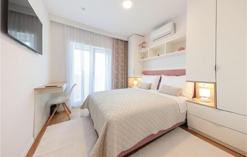 Lovely Home In Dicmo Prisoje in Osoje