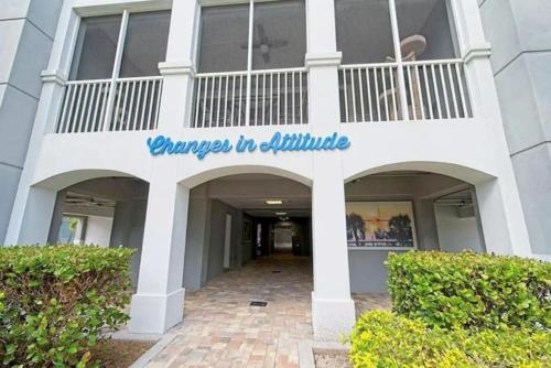 Coastal Oasis Condo w Luxury Resort Amenities - image 4