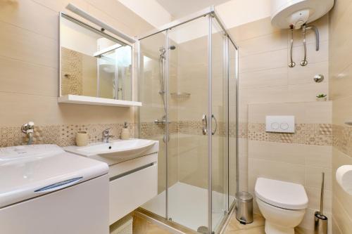 One-Bedroom Apartment with Terrace image 6