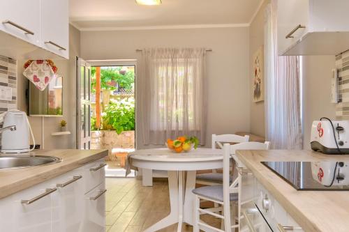 One-Bedroom Apartment with Terrace image 2