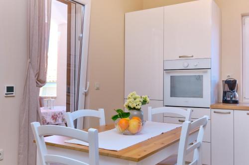 Two-Bedroom Apartment with Terrace image 3