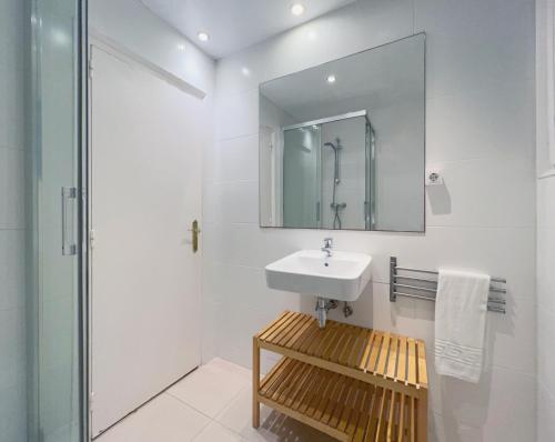Four-Bedroom Apartment image 10