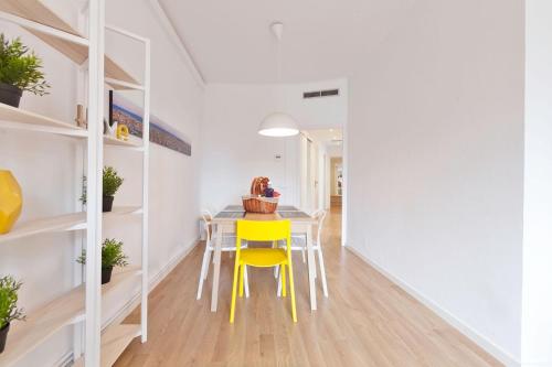 Deluxe Apartment image 2