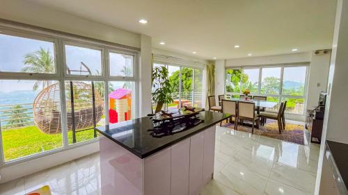 Villa Lorenzo @ Caliraya Heights Resorts in Lumban