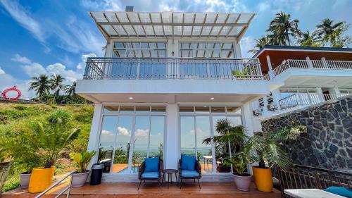 Villa Lorenzo @ Caliraya Heights Resorts in Lumban