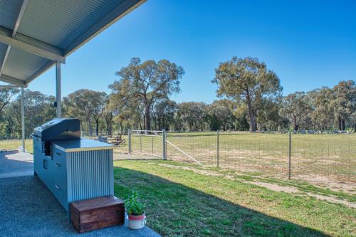 Kangarooby Cottage - A Peaceful Off-grid Escape