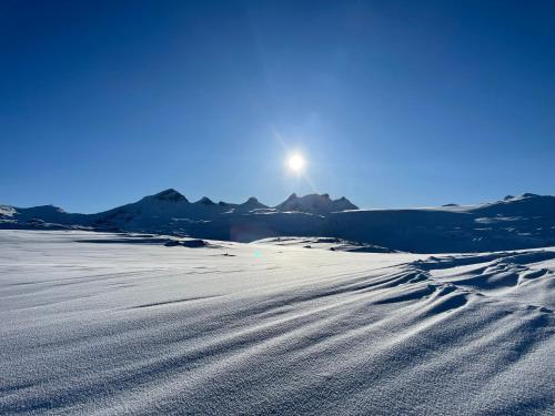 Trollvang, hytte med pool og sauna in 賀夫靈恩