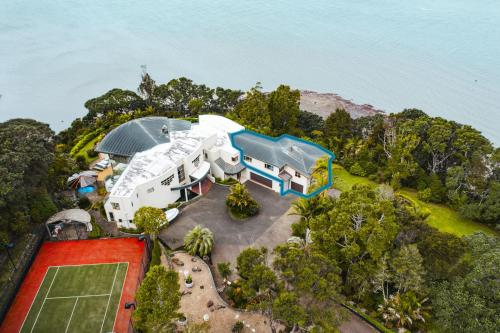 Tampilan eksterior, Beachside Luxury - Laingholm Holiday Apartment in Cornwallis