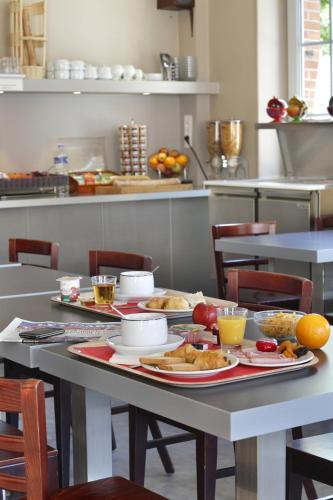 Hotel Les Tilleuls, Bourges - 식음료(F&B)