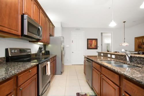 Fantastic Vista Cay Luxury Haven Condo Near all Theme Parks and walk to Convention Center in Orlando, USA