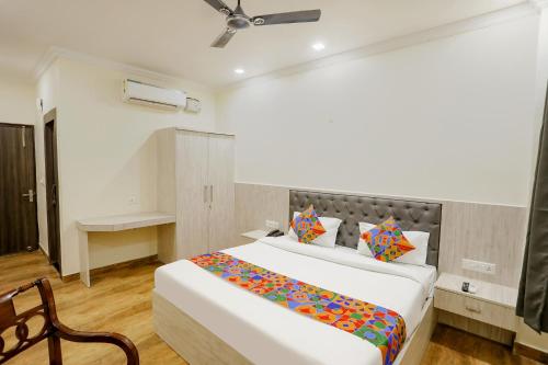 Deluxe Room image 2