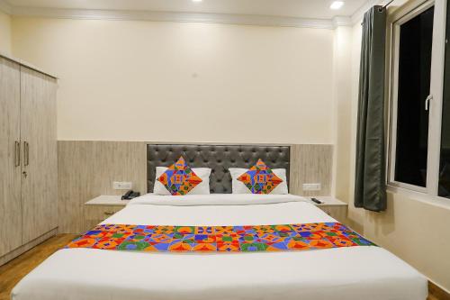 Deluxe Room image 3