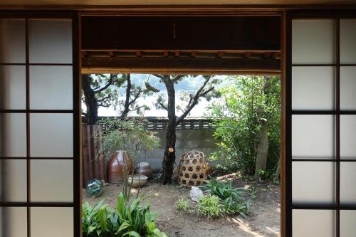 離島-宿navelの学校-三原港から船で14分