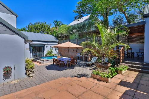 Peldbaseins, Relaxation in Prince`s Grant Golf Estate