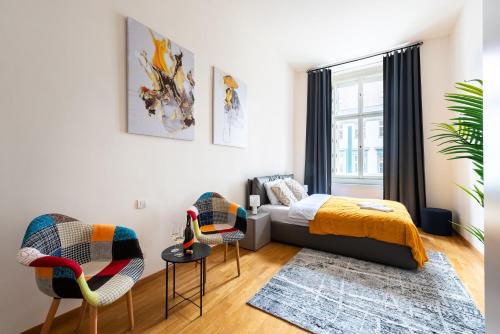 Spacious 3-bedrooms apartment near Karlin Square, Прага (фото 6)