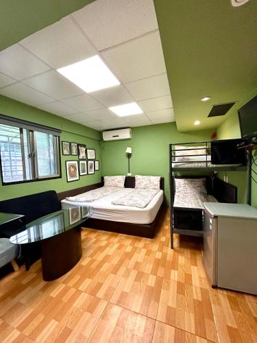 room detail thumbnail 0