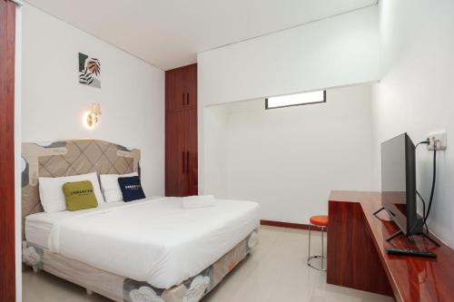 Urbanview Hotel Amarilis Sentul Bogor