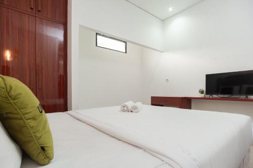 Urbanview Hotel Amarilis Sentul Bogor