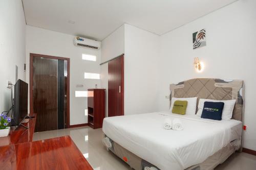 Urbanview Hotel Amarilis Sentul Bogor