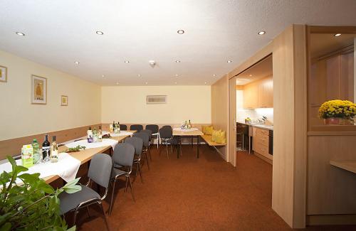Meeting room / ballrooms, Top Tirol Appartement in Langenfeld