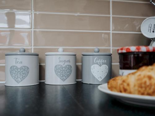 Létesítmények, Pass the Keys Modern and Cozy Kirkby Retreat Parking Sleeps 5 in Simonswood