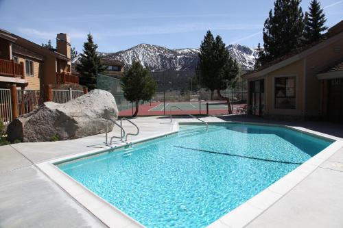 Mammoth Creek #9 condo - image 3