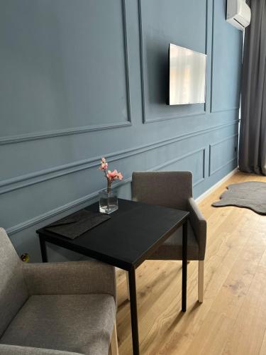 ROOM 44