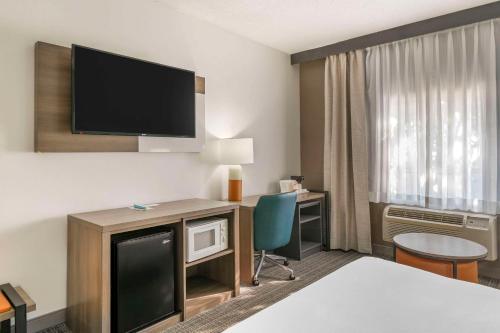 Comfort Inn & Suites Louisville Airport Fair & Expo in Louisville, USA