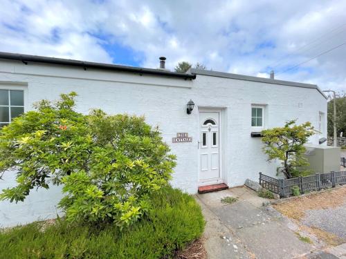 Traditional Scottish Cottage in Beautiful Location - Pass the Keys - Rough Island