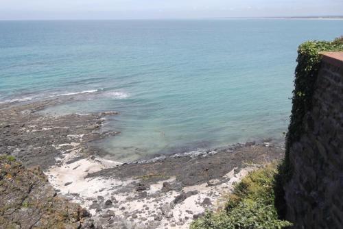 הסביבה הקרובה, Granville hyper centre in Granville