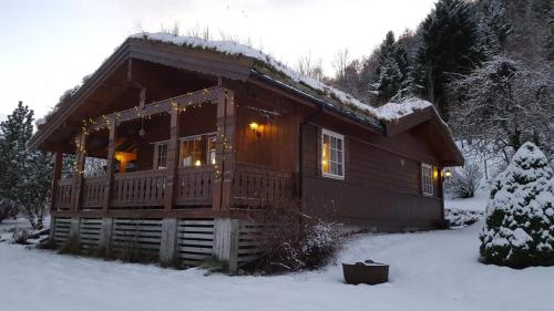 Cosy chalet, 100m2 with fjordview!