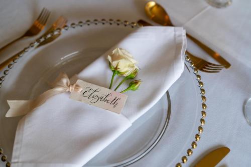 The Grosvenor Stockbridge - image 4