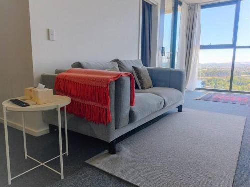 Belc3 Lake Views, Balcony in Spacious 1-Bed Unit