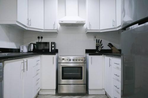 StoneTree - Furnished 1BR Apartment Near the Beach - image 11