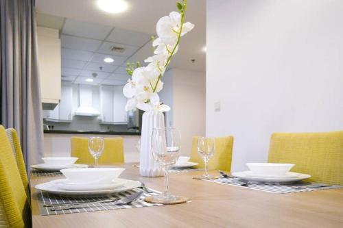 StoneTree - Furnished 1BR Apartment Near the Beach - image 12