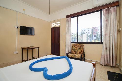 Mombasa Railway Gardens Hotel - Tap to explore photos