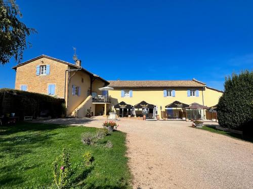 Зовнішній вигляд готелю, La côte des Blancs - Domaine viticole & maison d'hôtes (La cote des Blancs - Domaine viticole & maison d'hotes) in Шентр