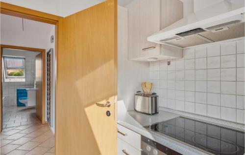 köök, 2 Bedroom Beautiful Apartment In Wendisch Evern in Wendisch Evern