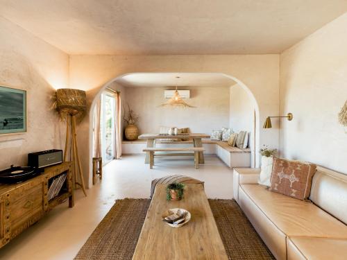 The Mesa House - Views and a Cowboy Soaking tub! home in Yucca Valley, USA